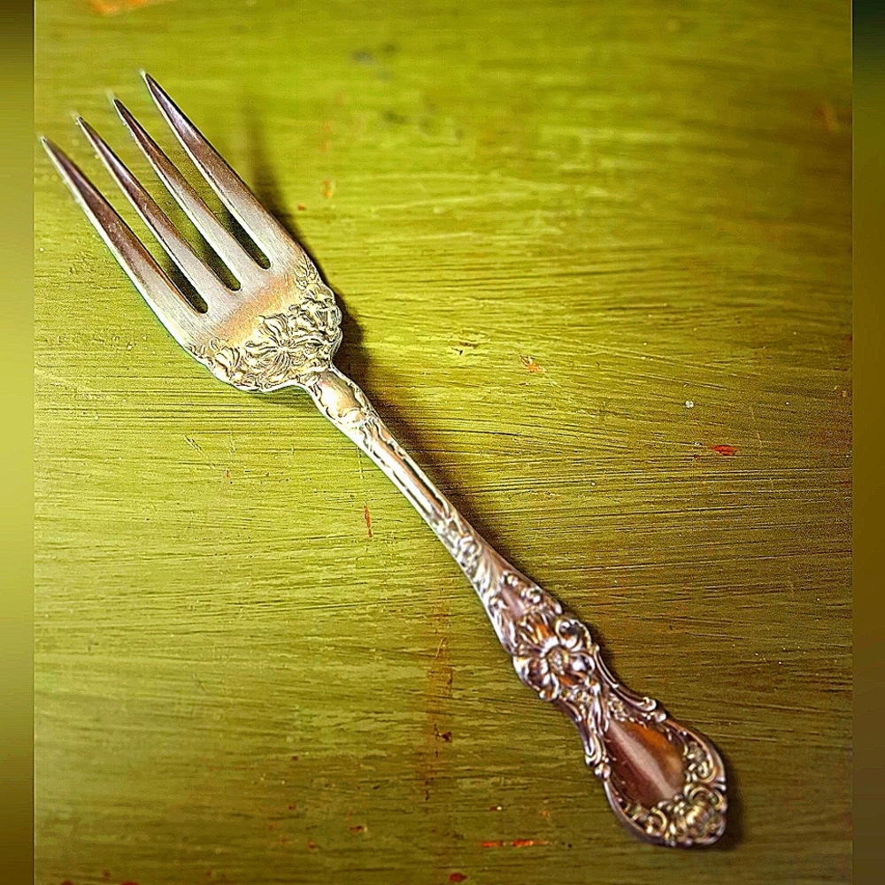 Wallace Silversmiths "FLORAL" 1902 Cold Meat Fork 8" Very Good NO MONOGRAM! READ